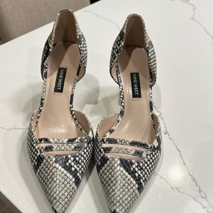 Beautiful Nine West heels barely worn.